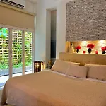 by Calamari Homes - Parque Centenario 206 walled city